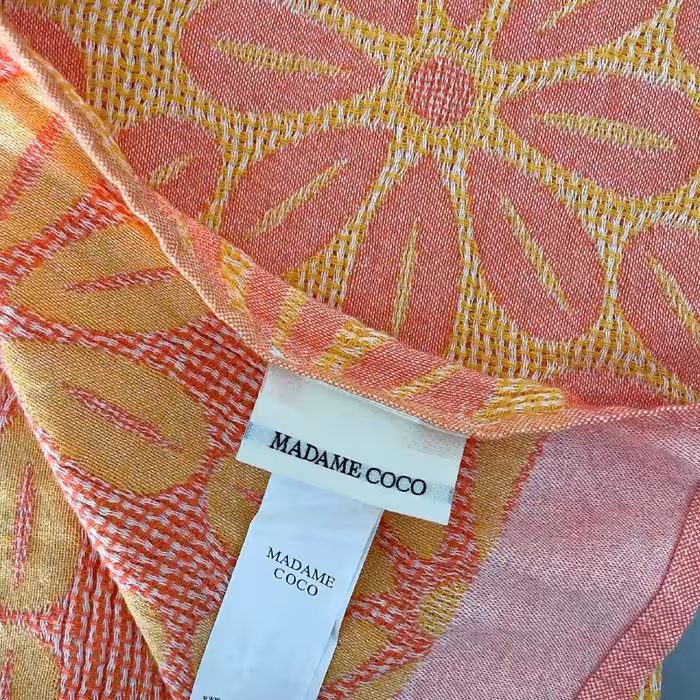 شال مبل مادام کوکو مدل Chanteur سایز 150x150 سانتی متر