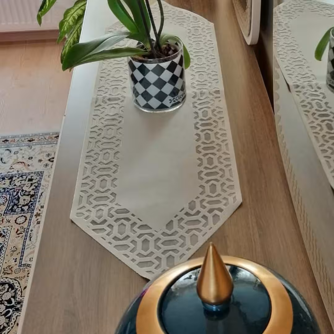 رومیزی تمام مخمل