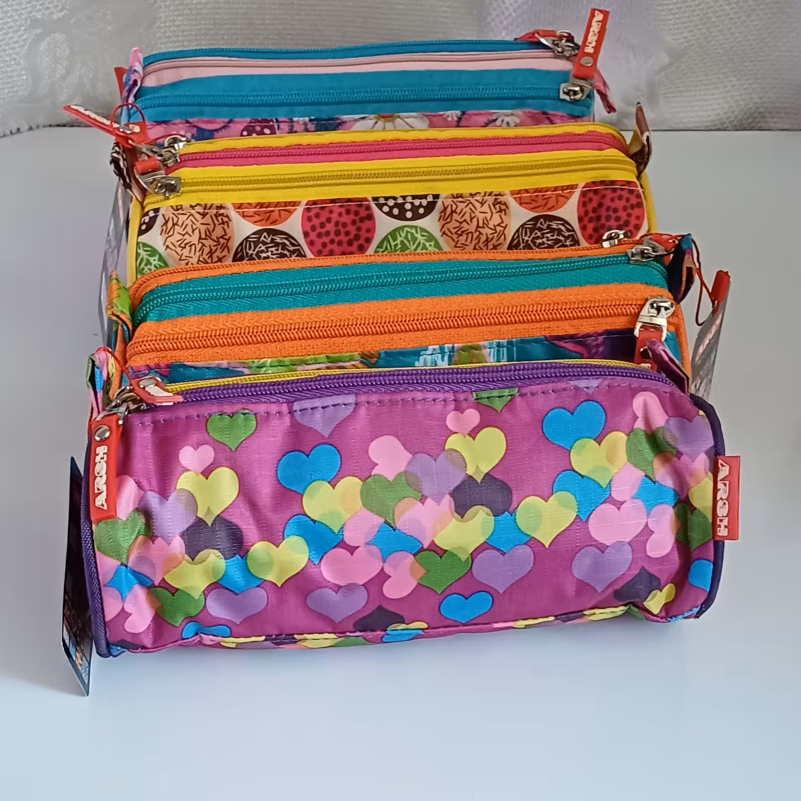 جامدادی 3 زیپ عرش کیفیت عالی آستر دوزی شده زیپ فلزی دوخت محکم جنس برزنت در 4 طرح زیبا 