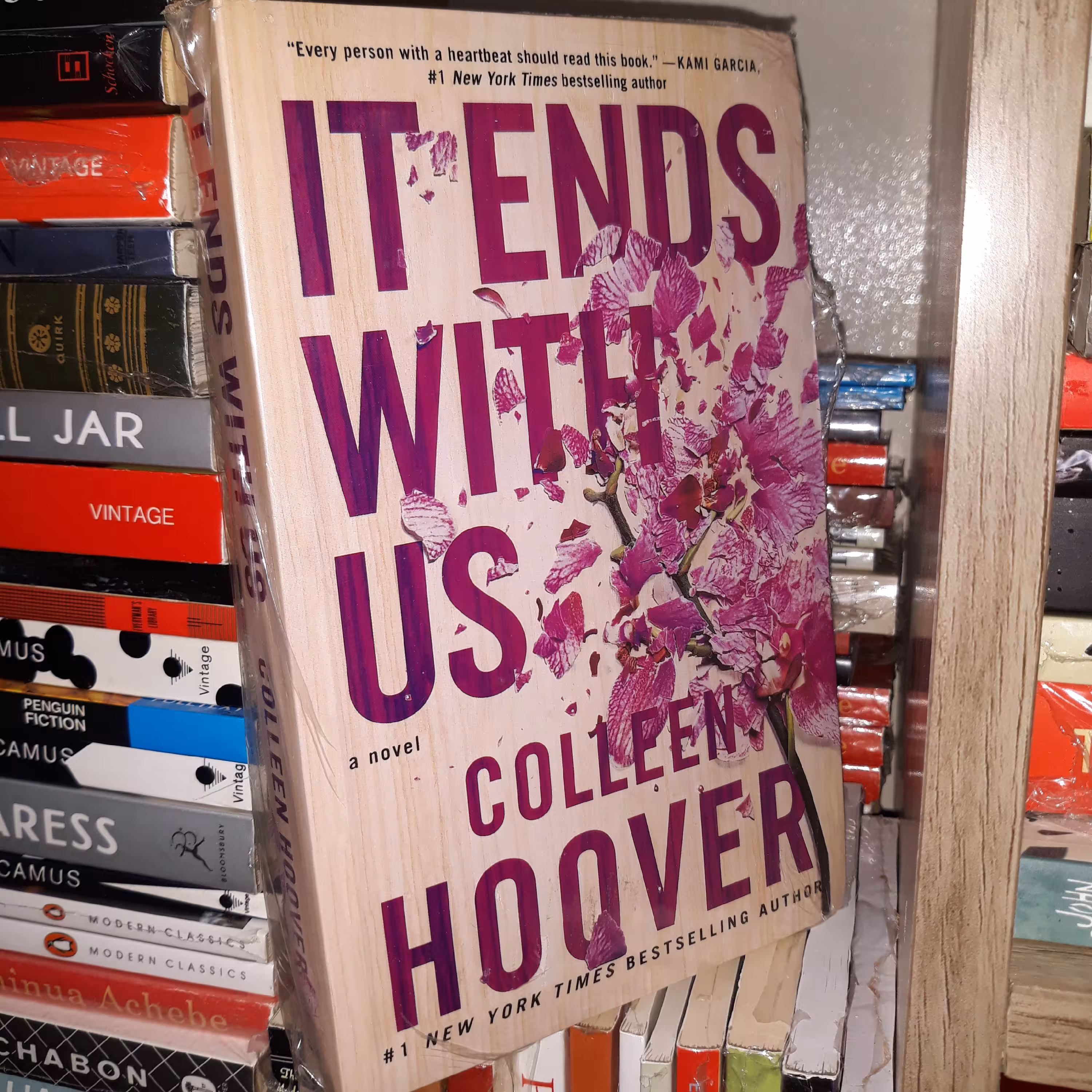 کتاب زبان اصلی It Ends With Us (ما تمامش میکنیم) - اثر کاتلین هوور