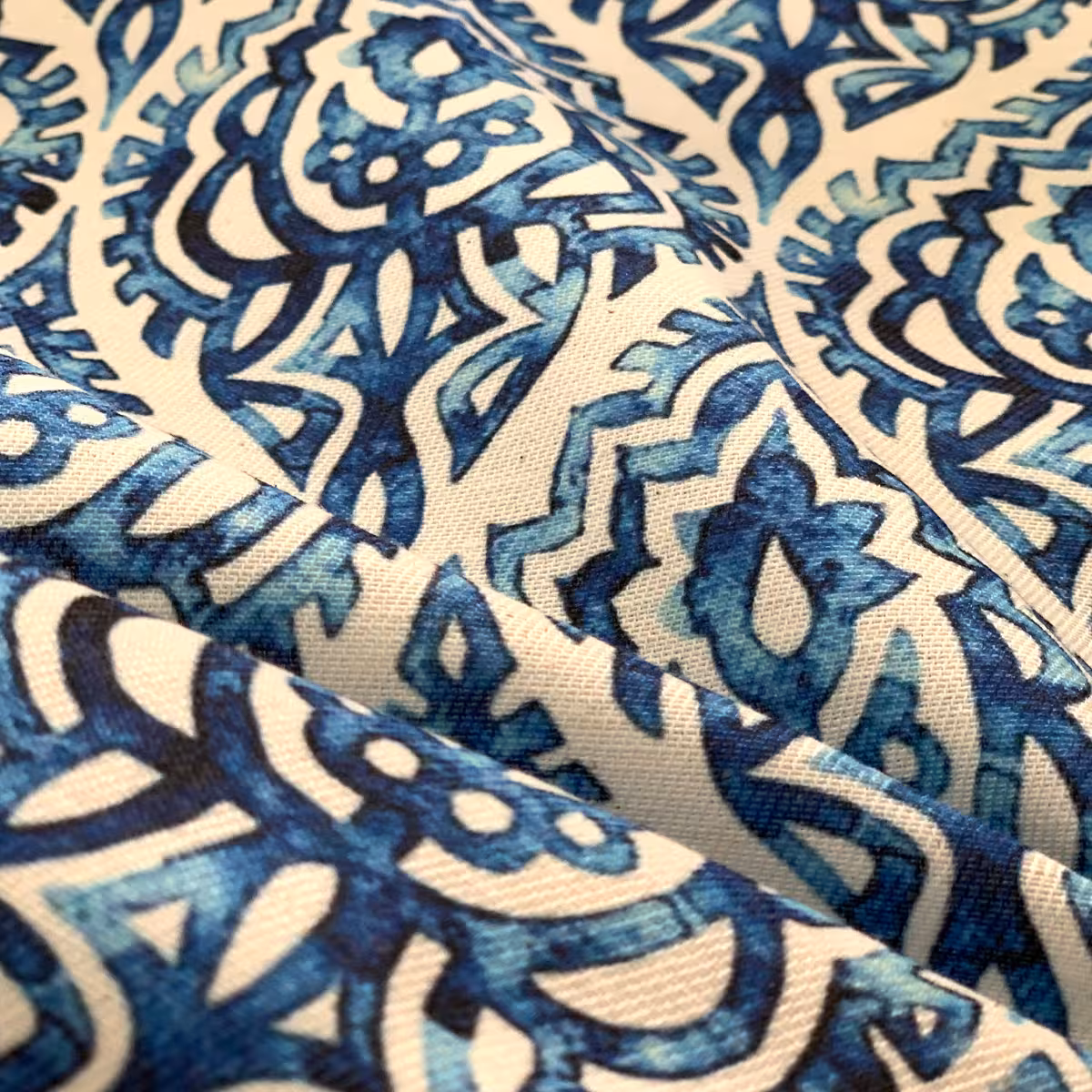 پارچه لباس طرح قلمکار نقش انتزاعی 1متر کد M10338