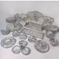 ظروف پذیرایی و سرو رزینی جهیزیه عروس 6نفره شامل تمام موارد داخل عکس