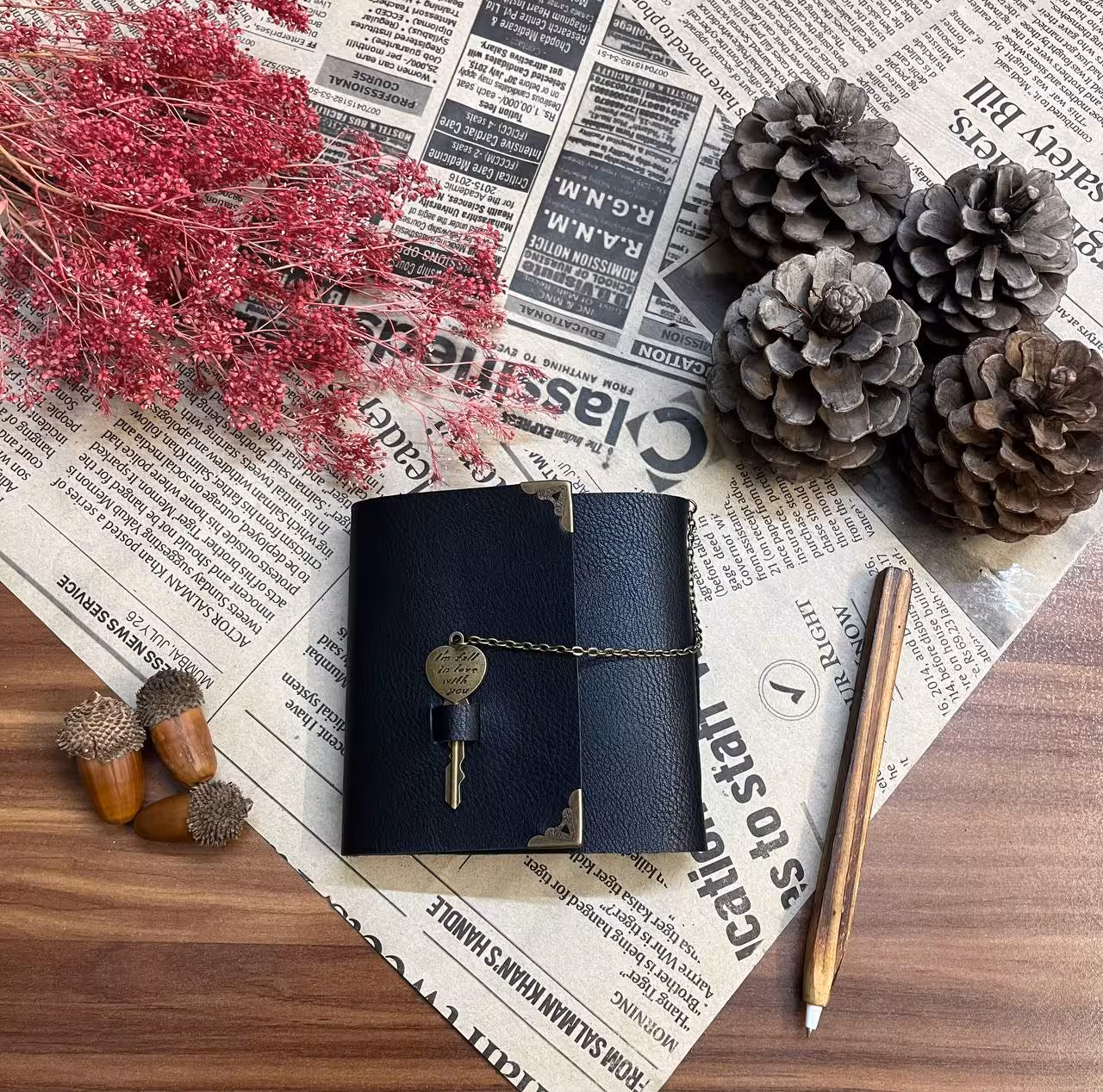 دفترچه چرم دستساز