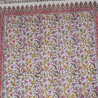 سفره ورومیزی قلمکاری سنتی سایز 1متری صورتی