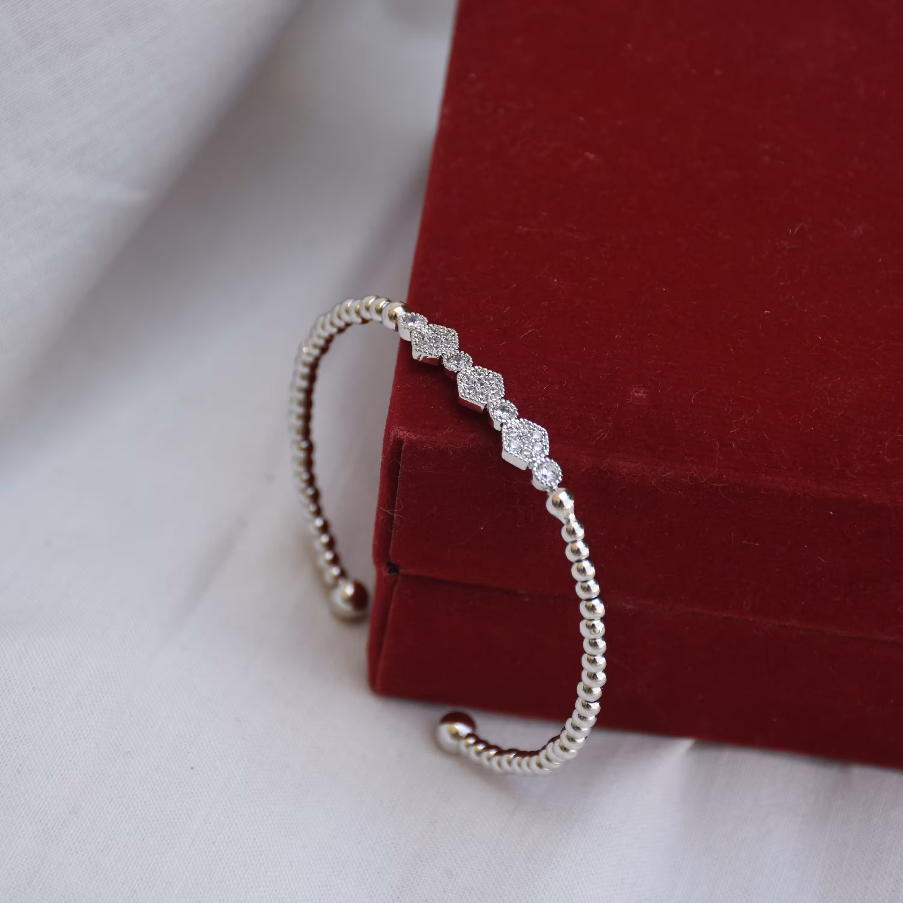 دستبند مینیمال شیش ضلعی