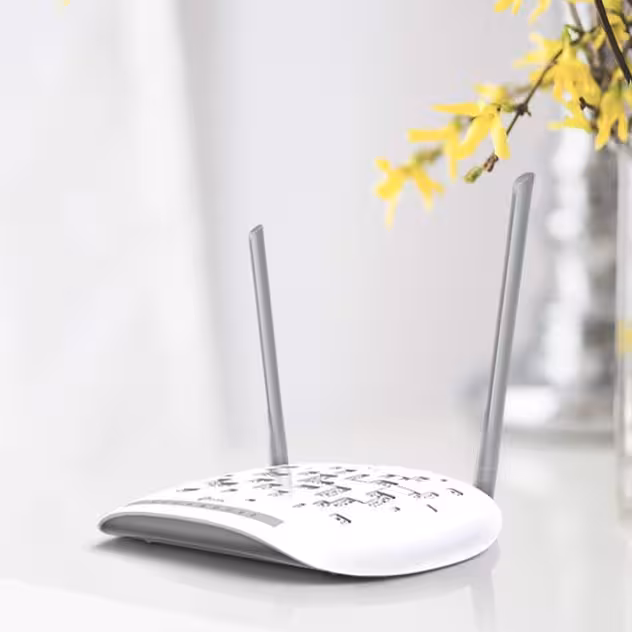 مودم روتر  بی سیم سفید رنگ به همراه روتر اکسس