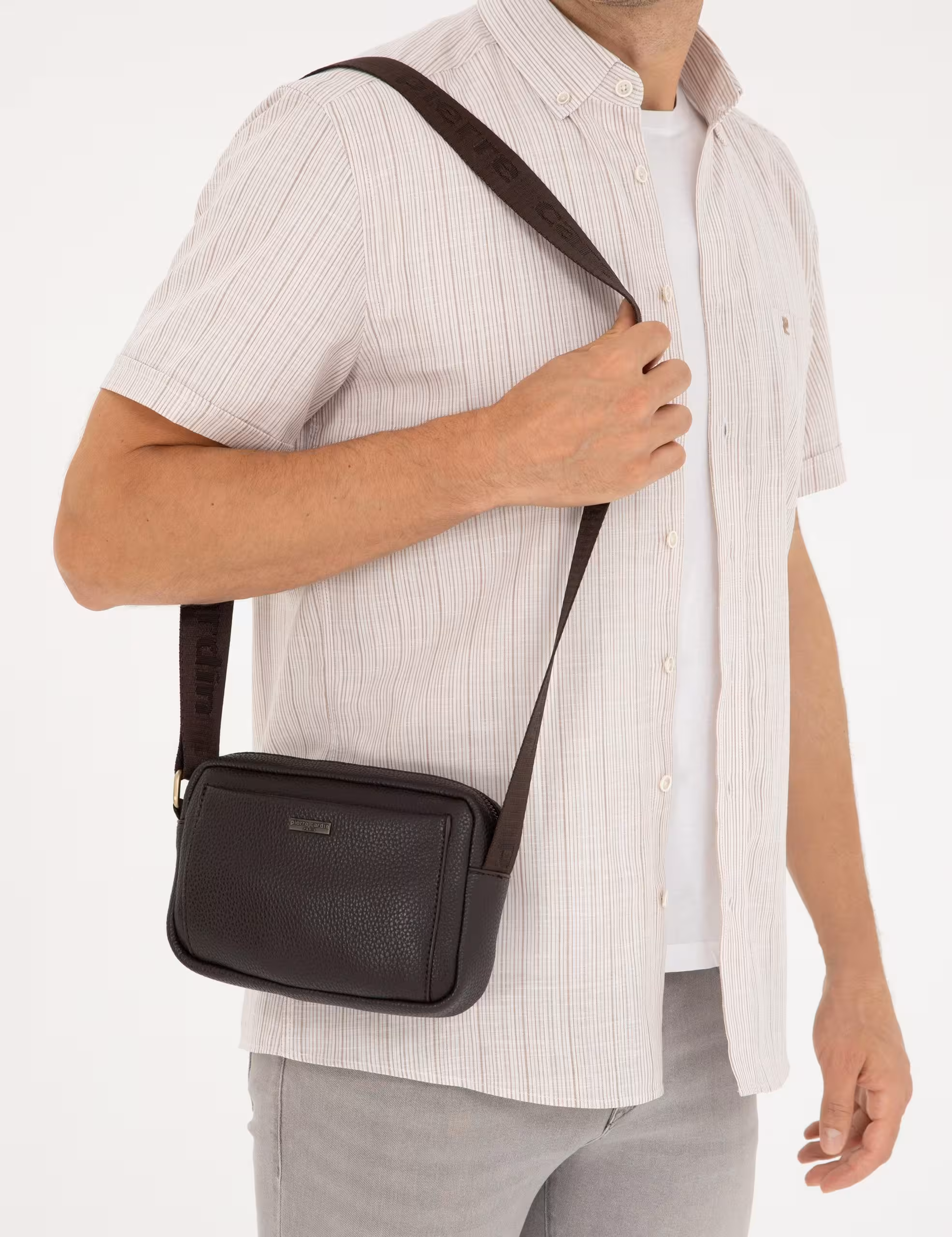 کیف مسنجر مردانه قهوه ای پیرکاردین - فروشگاه لباس شهرمون