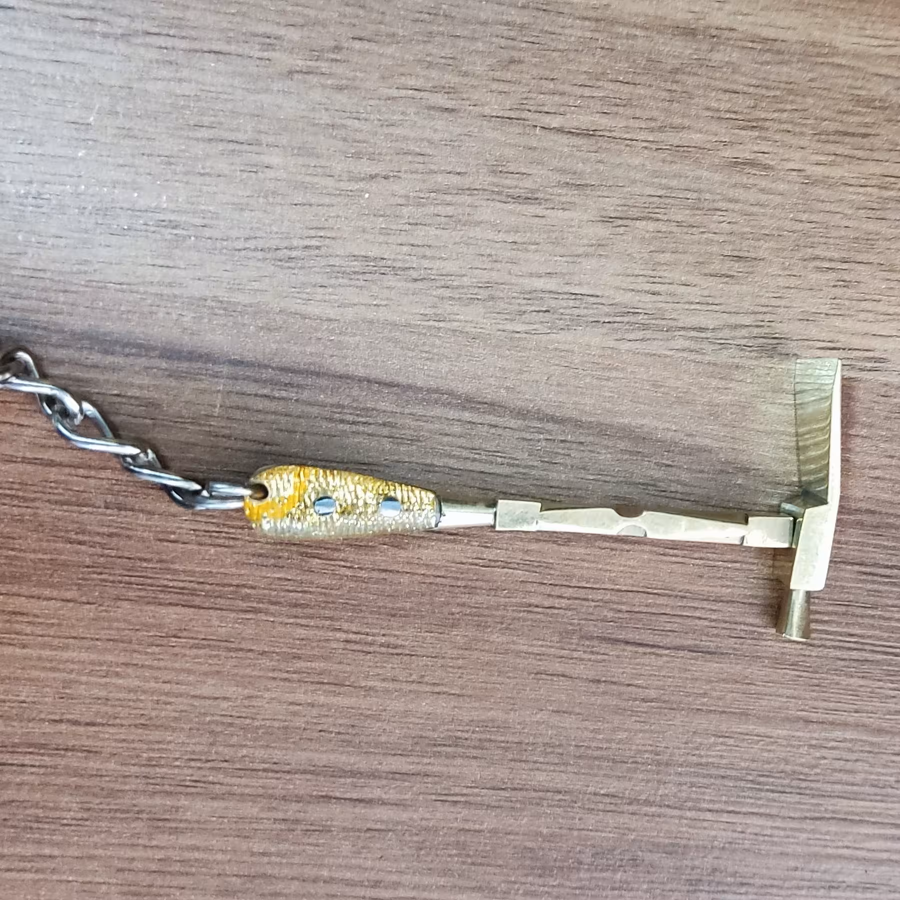 جا کلیدی طرح چاقو ،ساتور،قندشکن فلزی