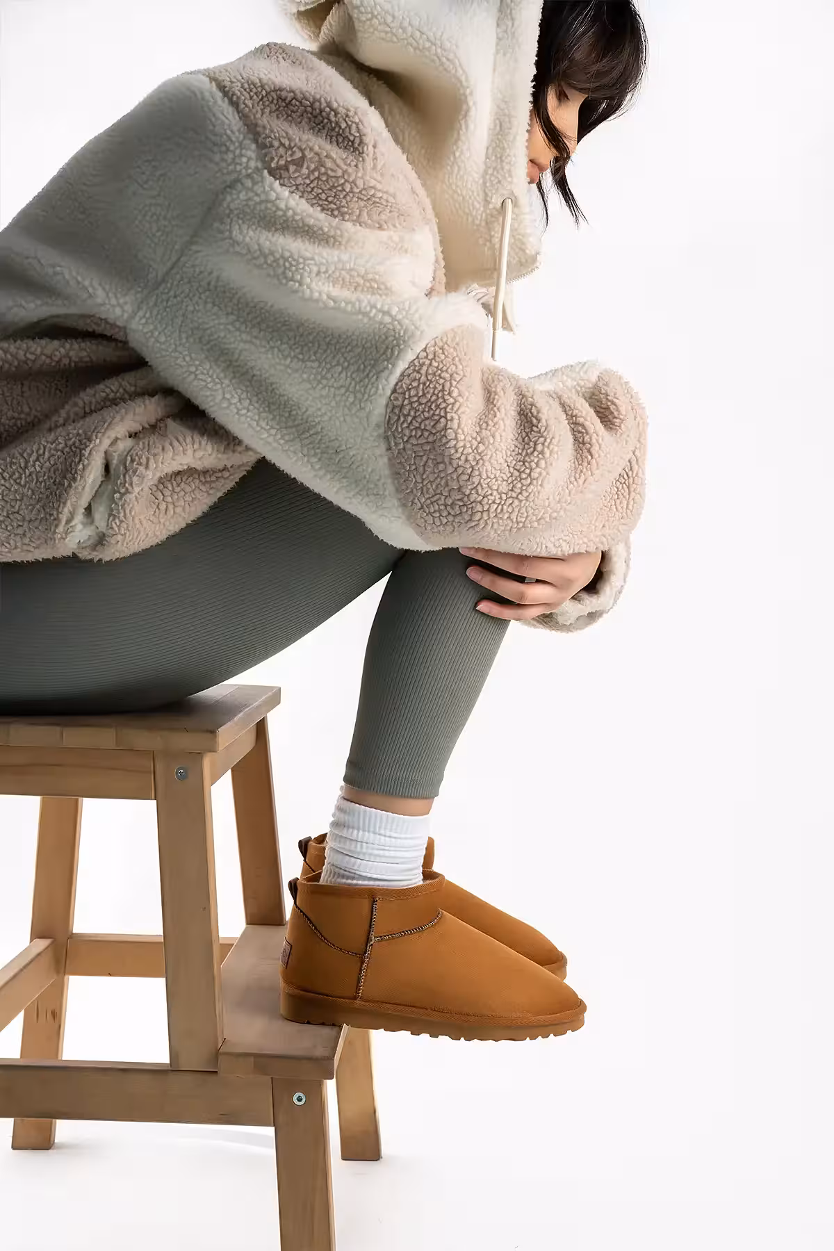 کفش بوت کوتاه زنانه چرم منحصر به فرد با داخل خزدار و گرمکن برای فصل زمستان - 10961