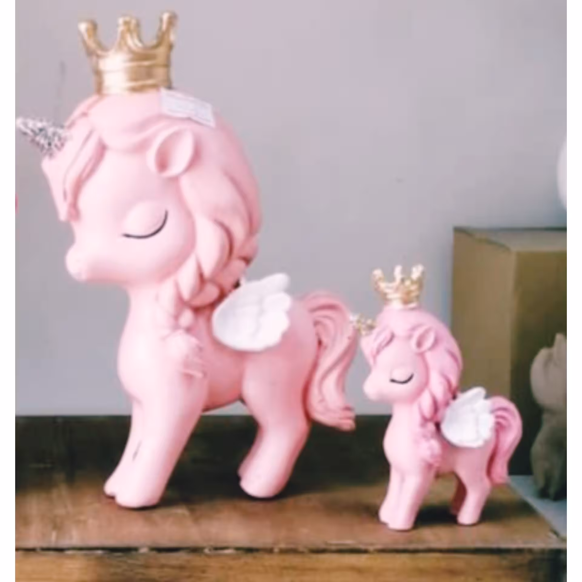 مجسمه ست اسب تک شاخ