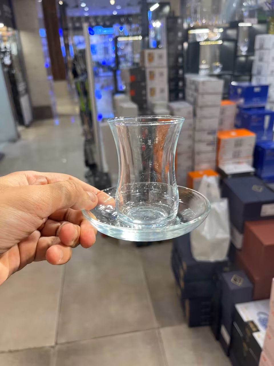 استکان و نعلبکی کمر باریک ساده لاو