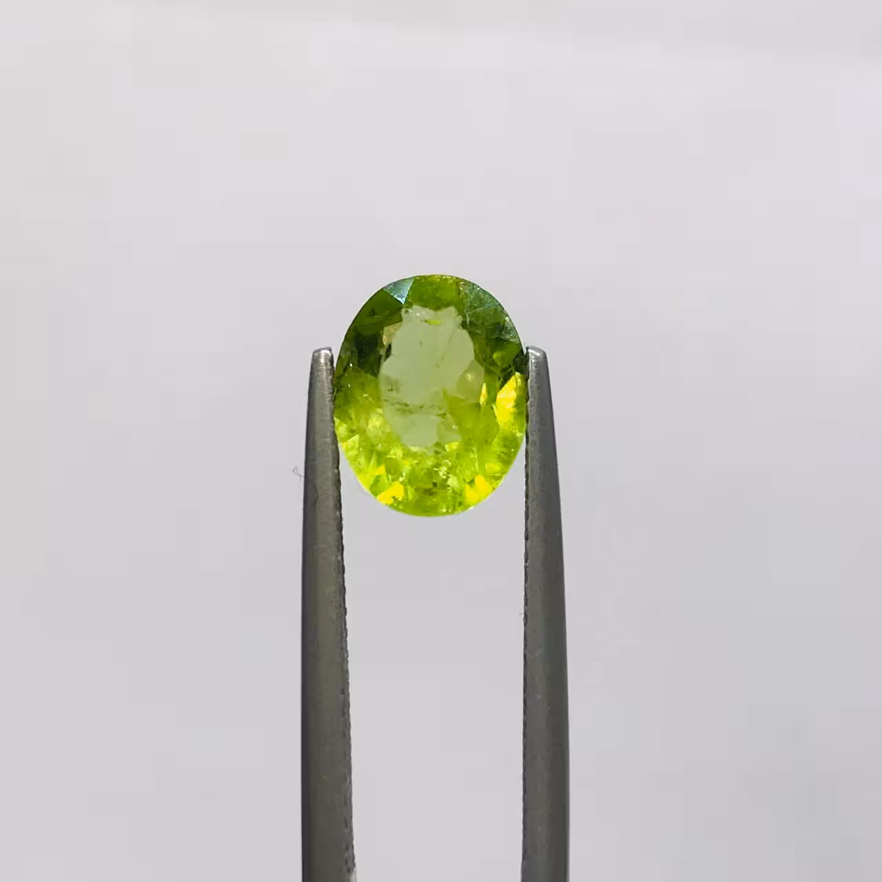 نگین زبرجد سایز 10*8