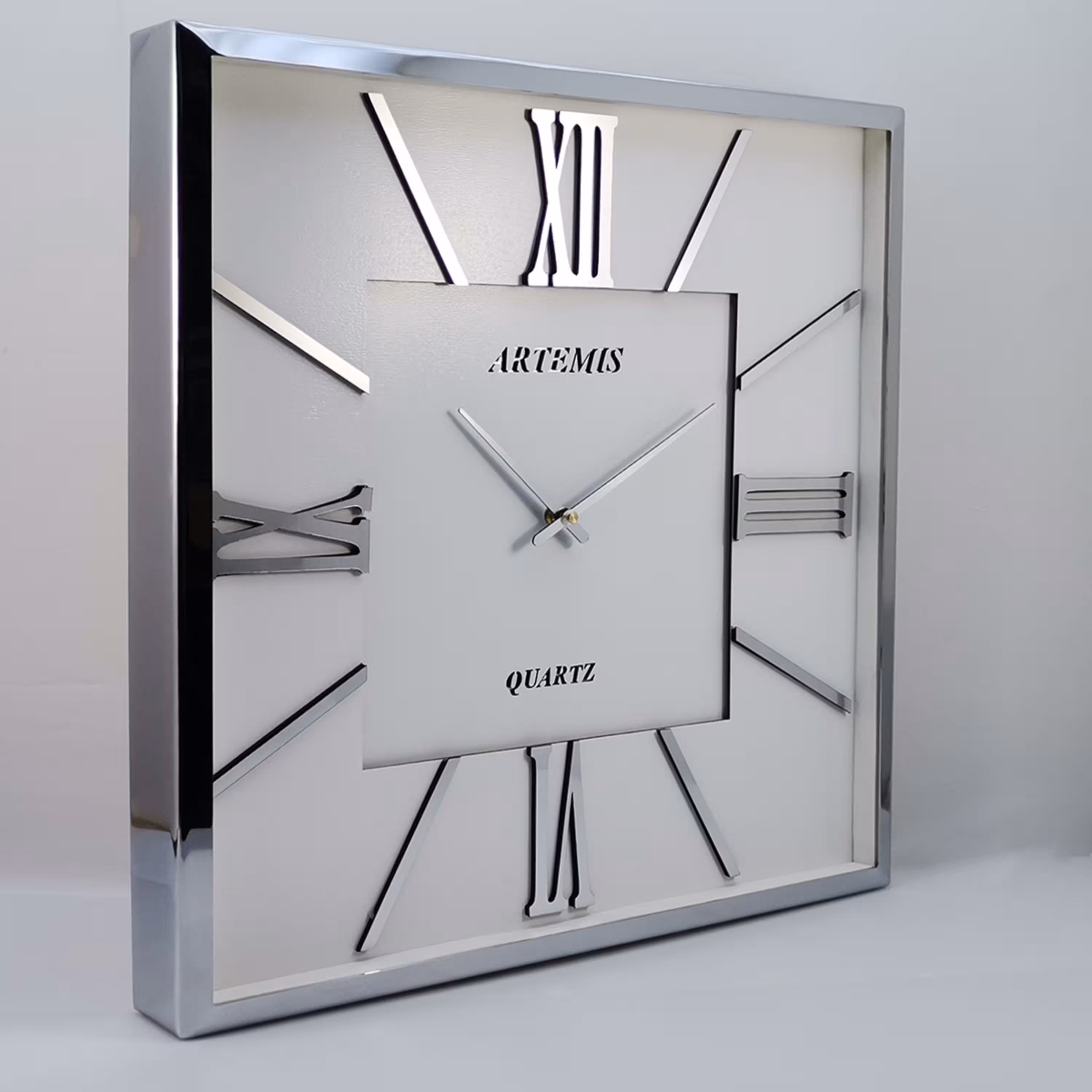ساعت دیواری آرتمیس مدل 2026نقره ای صفحه سفید