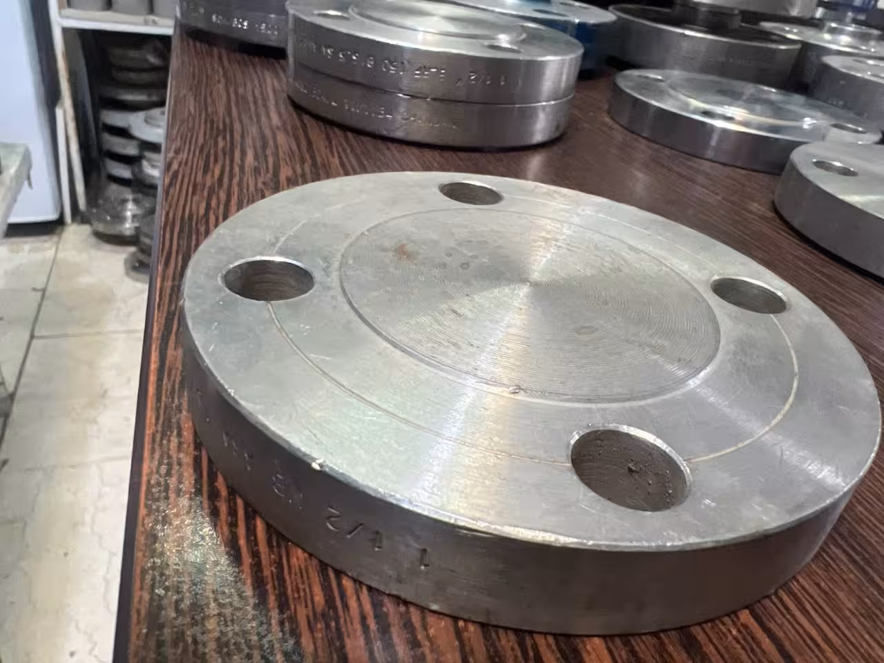 فلنج کوراستنلس استیل فورج RF  1 1/2  کلاس 150 5.B16 جنس SA/A182 F304/304L فابریک