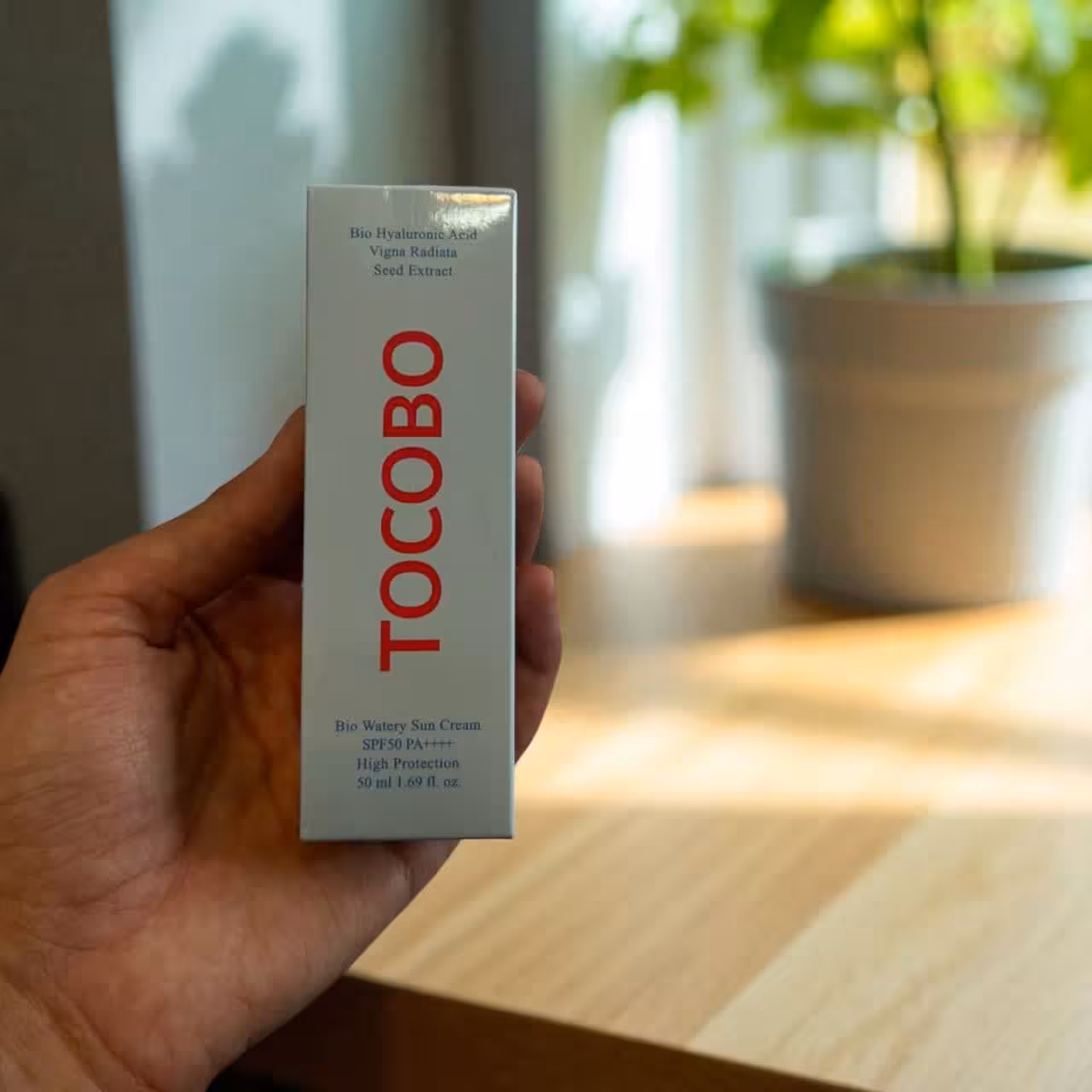 کرم ضد آفتاب و ابرسان تیوپی توکوبو