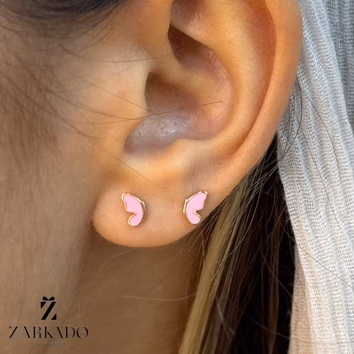 گوشواره میخی طلا طرح پروانه صورتی کد E4541