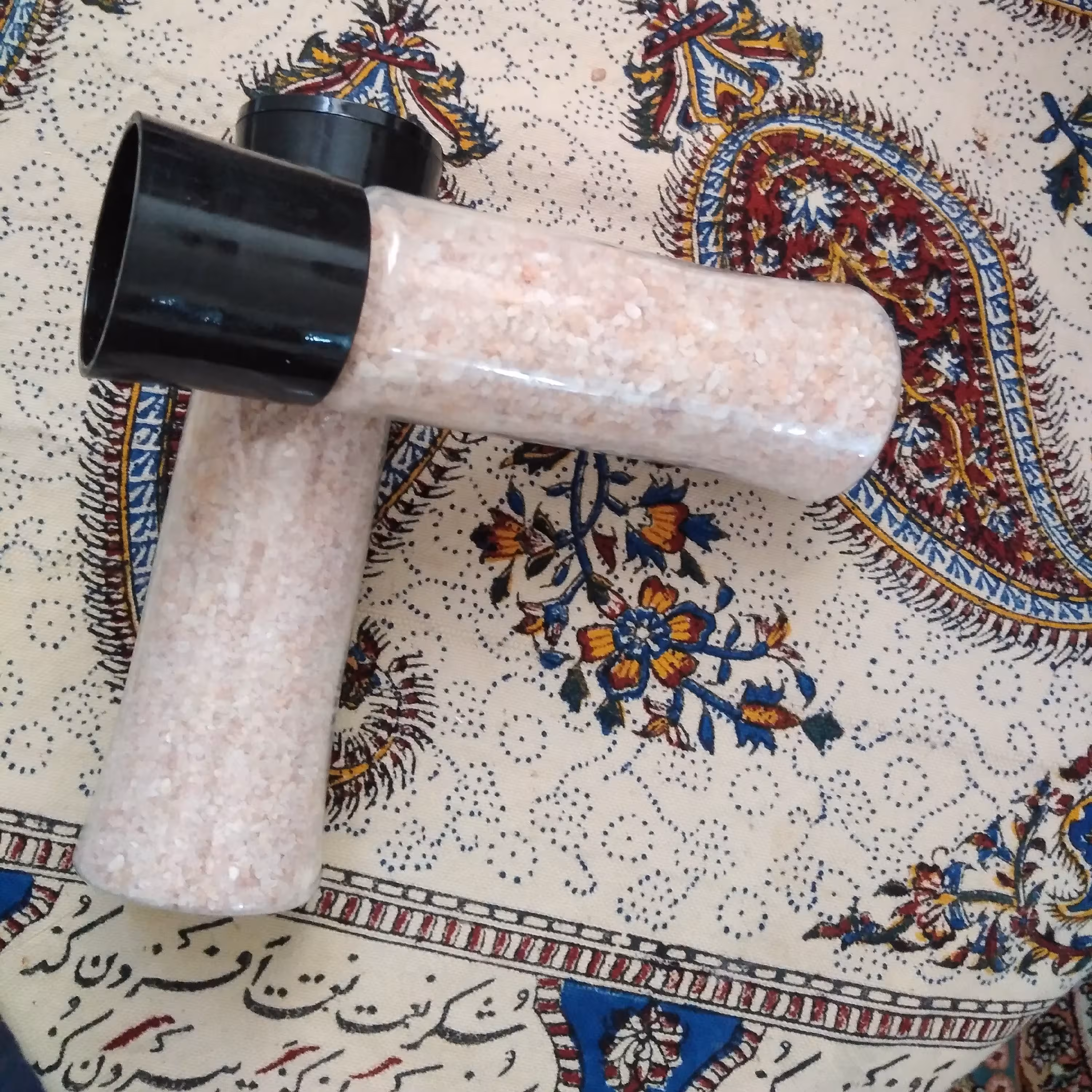 نمک صورتی هیمالیا اصل تمیز شسته شده بصورت گرانول و پودر فقط در غرفه چای میوه ای شکیبا