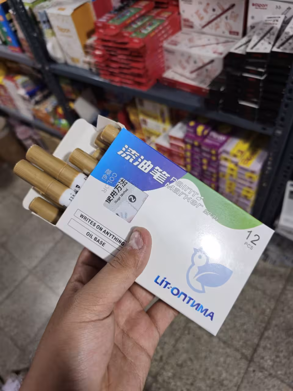 ماژیک متالیک در 3 رنگ طلایی،نقره ای،سفید