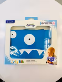 پیش بند غذاخوری  کودک بی بی سیل انگلستان سیلیکونی ژلاتین کاسه دار عروسکی  رنگ آبی babisil BPA FREE