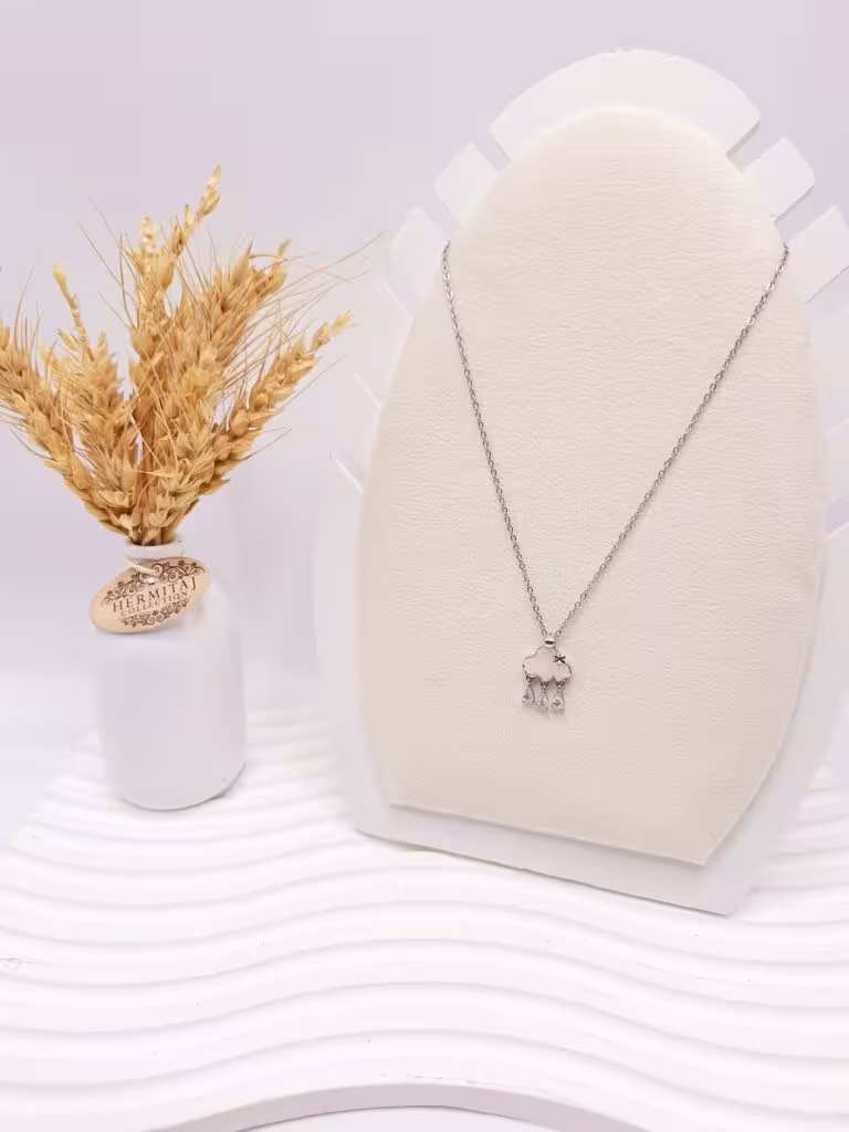 گردنبند پینترستی ابر بارانی صورتی