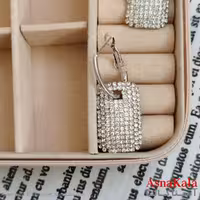 گوشواره جواهری مدل آویز نگیندار رنگ نقره ای کد GSH152087W