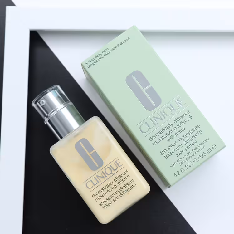 لوسیون مرطوب کننده و آبرسان کلینیک Clinique مدل dramatically different حجم 125 میل 91662