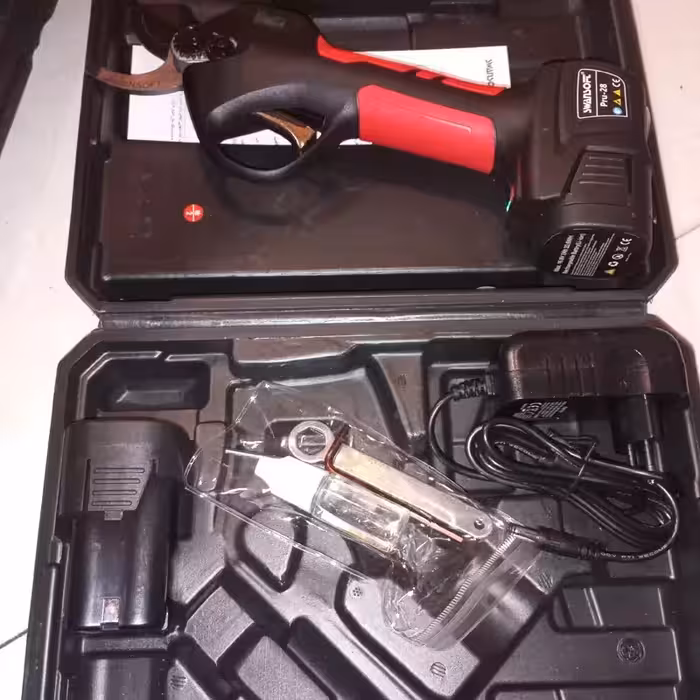 قیچی شارژی سوان سافت لهستان