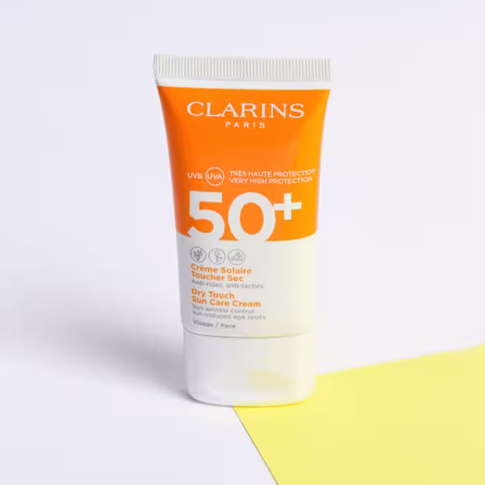 ضد آفتاب درای تاچ بی رنگ کلارنس SPF50