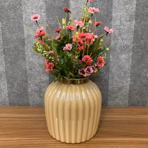 گلدان شیشه ای رنگی کرم مدل لاوین