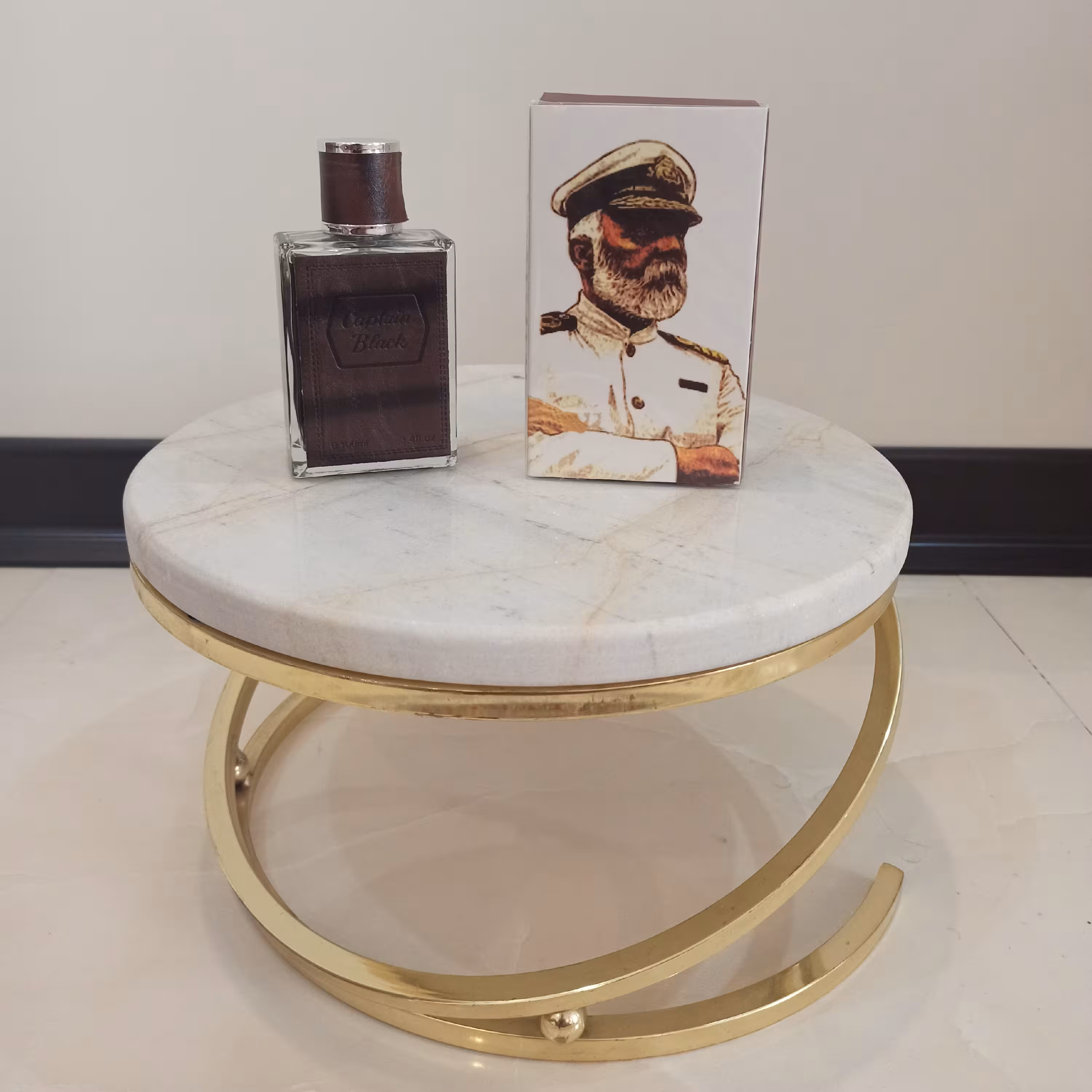 ادکلن کاپیتان بلک Capitan Black
وزن 100ml
ادکلن عطر مردانه