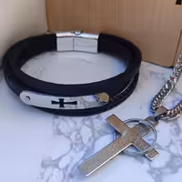 ست دستبند و گردنبند صلیب