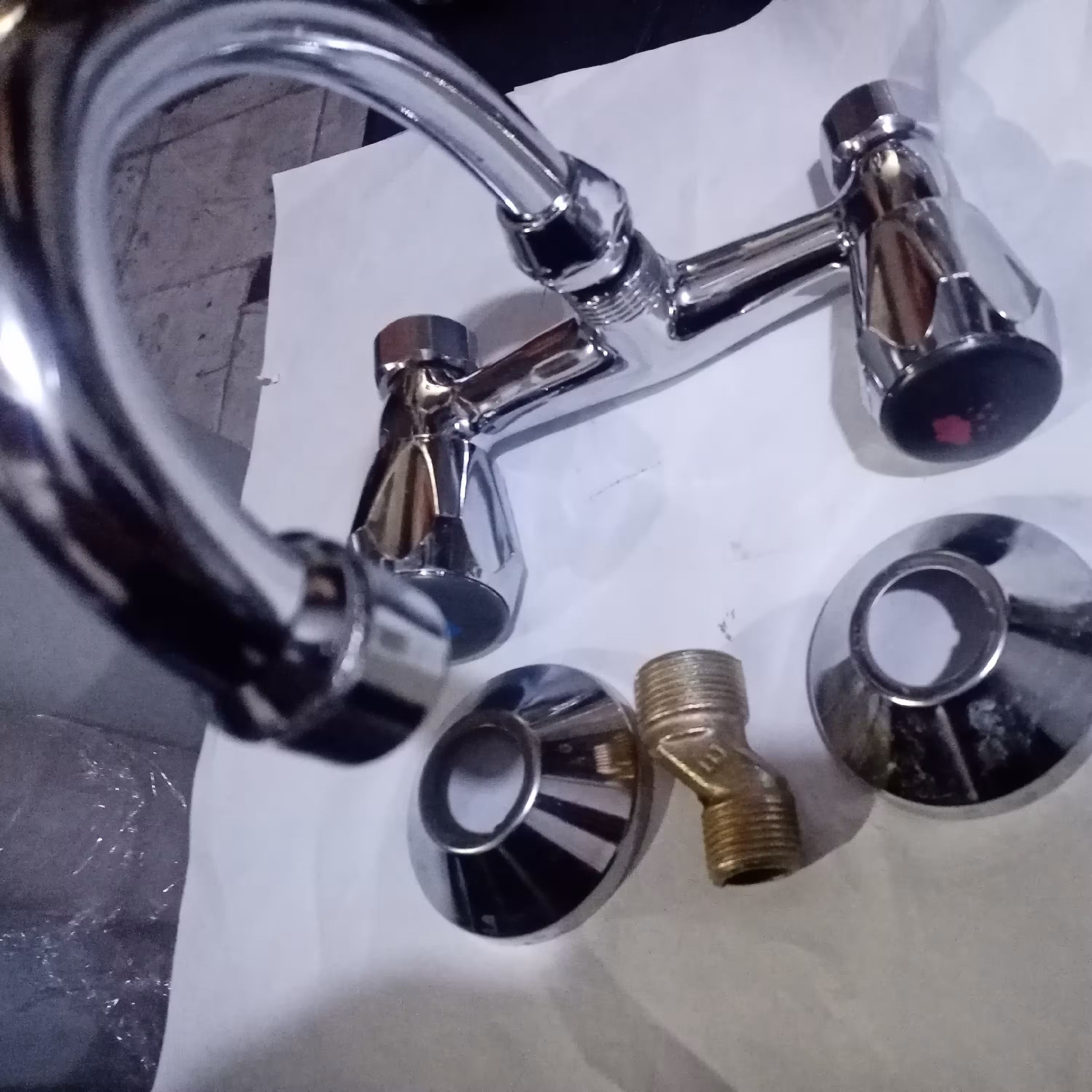 شیر مخلوط  دیواری