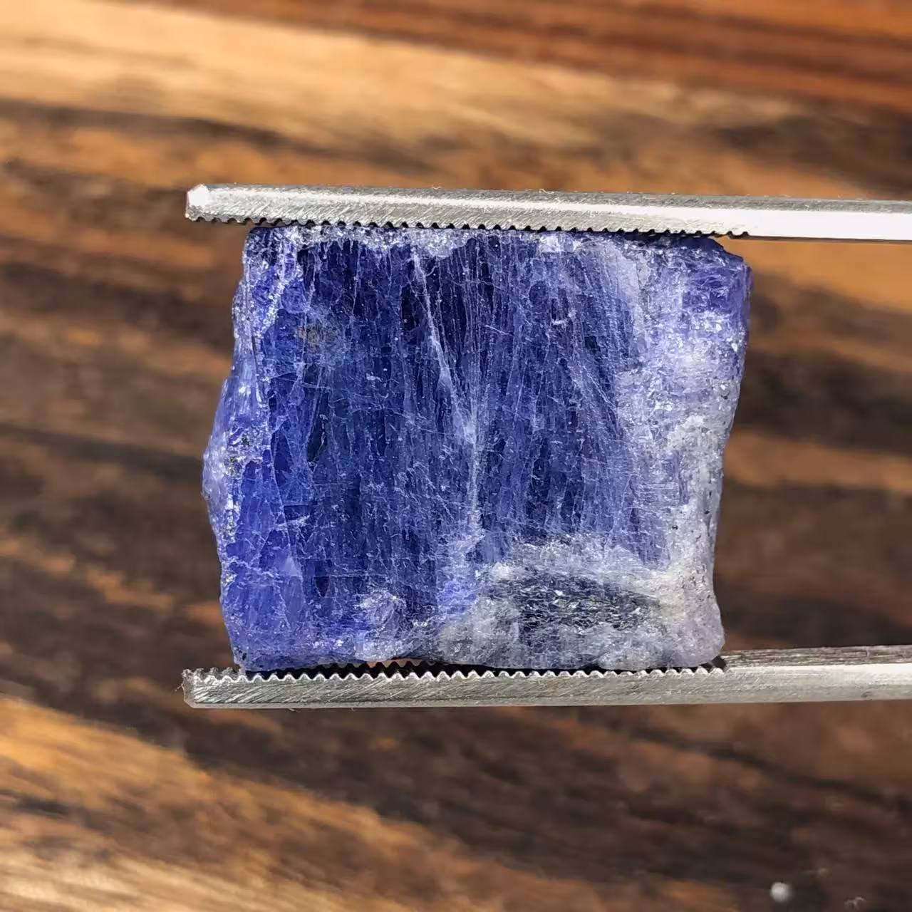 سنگ تانزانیت راف طبیعی درشت 250884