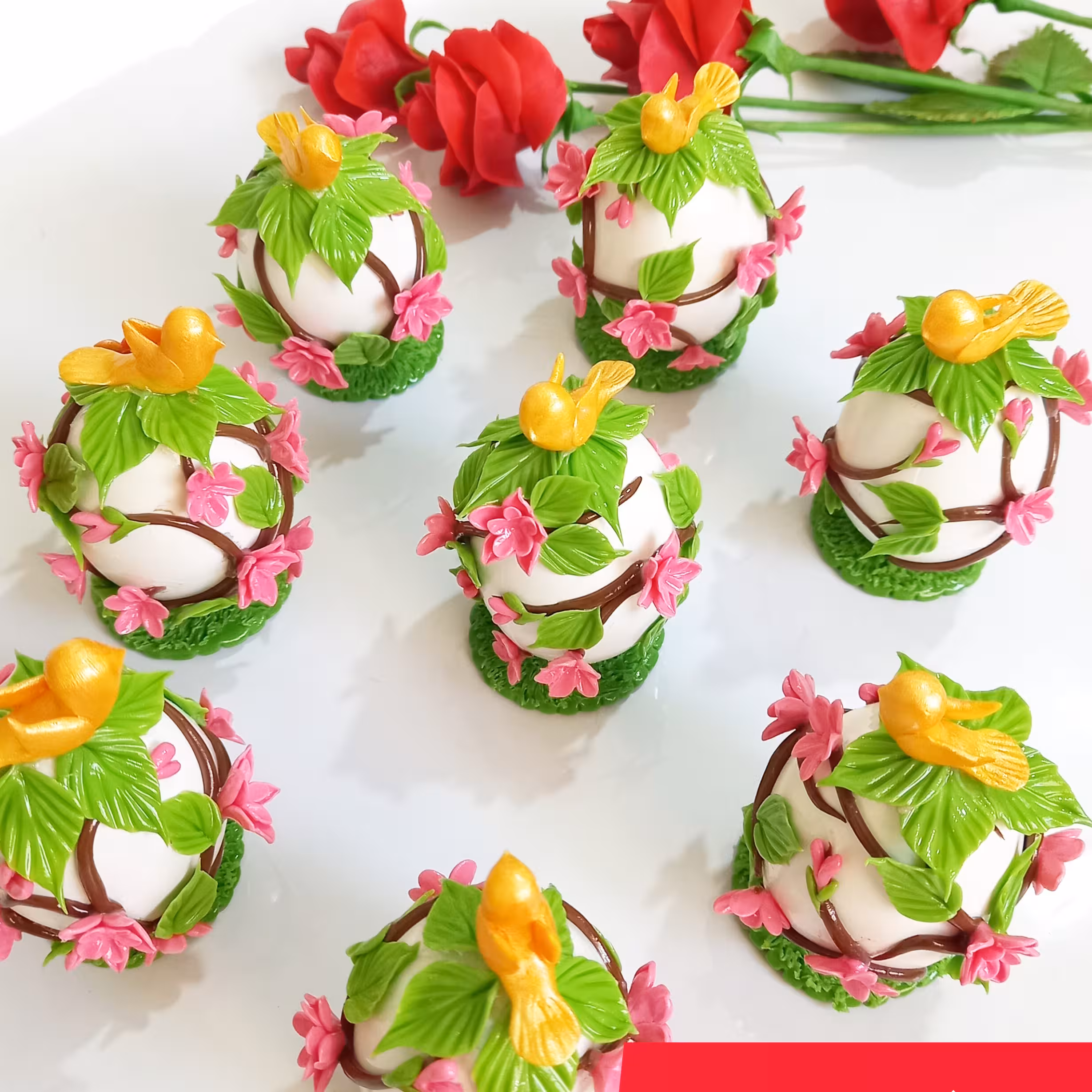 تخمرغ هفت سین  تزئینات روی تخم مرغ خمیر ایتالیایی کیلر خورده خود تخمرغ پلاستیک 