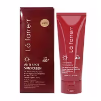 کرم ضد آفتاب و ضد لک رنگی لافارر، مناسب برای پوست‌های چرب و مستعد آکنه، با SPF40، رنگ روشن