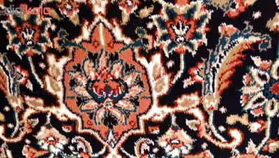 فرش ماشینی زمرد مشهد طرح ریز ماهی زمینه لاکی