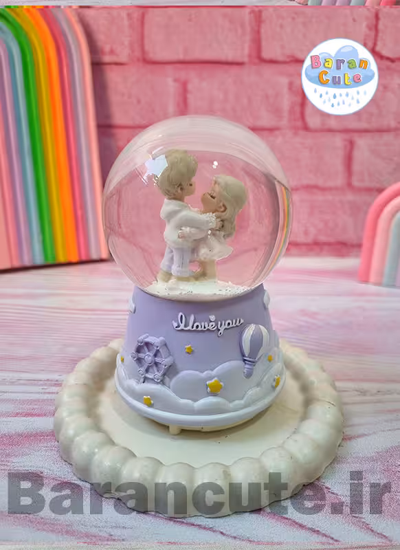 گوی موزیکال برفی چراغ دار (سایز متوسط) طرح بوسه