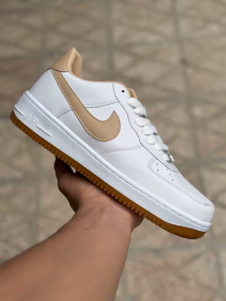 کتونی نایک ایر فورس 1 سفید کرم کاراملی ( 320 )