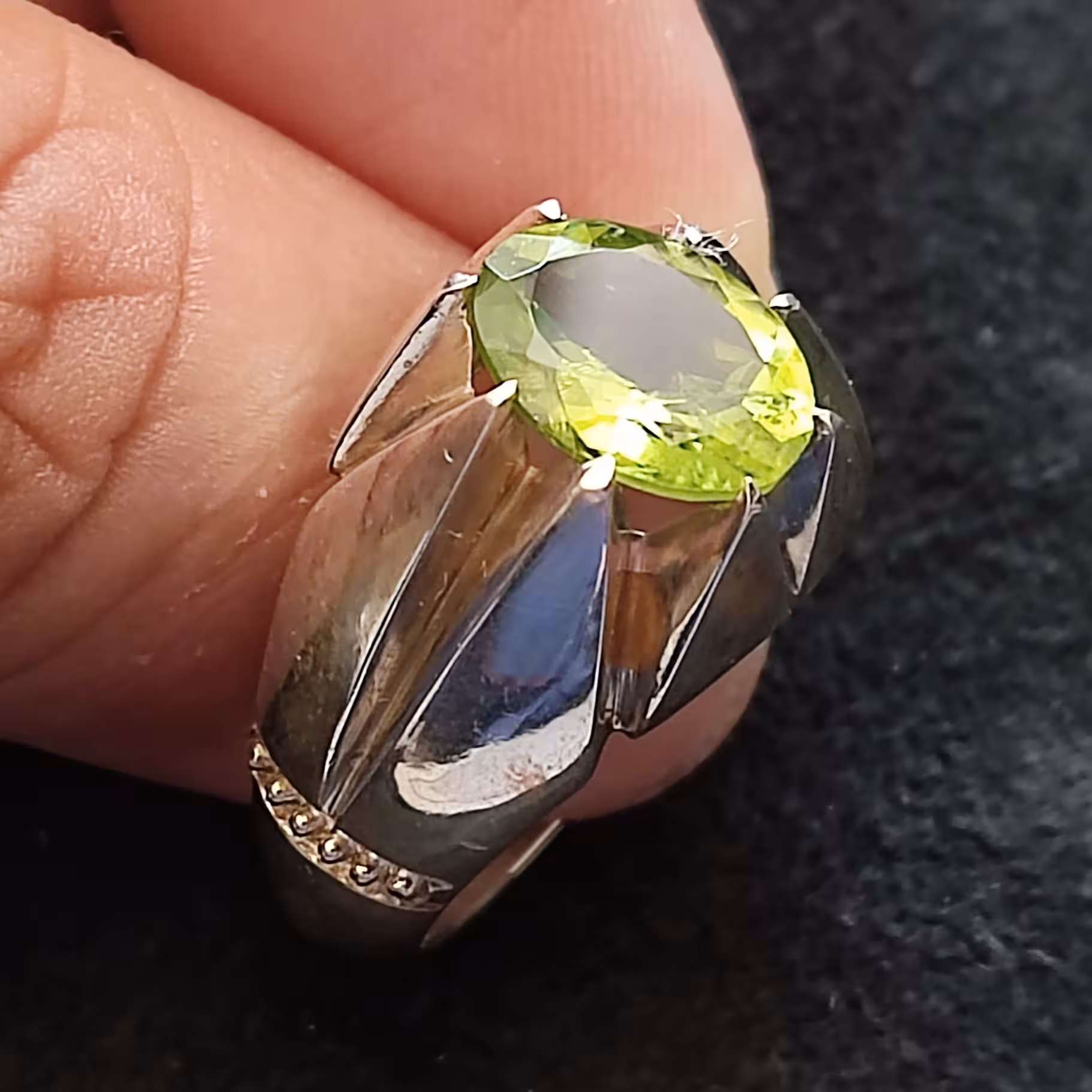 زبرجد نچرال معدنی شفاف کریستالی با شناسنامهGIAE