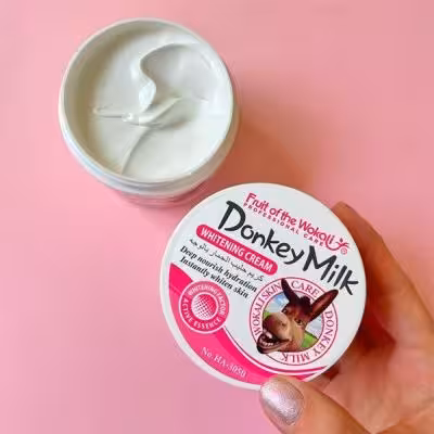کرم سفید کننده و آبرسان مدل شیر الاغ Donkey milk حجم 115 گرم