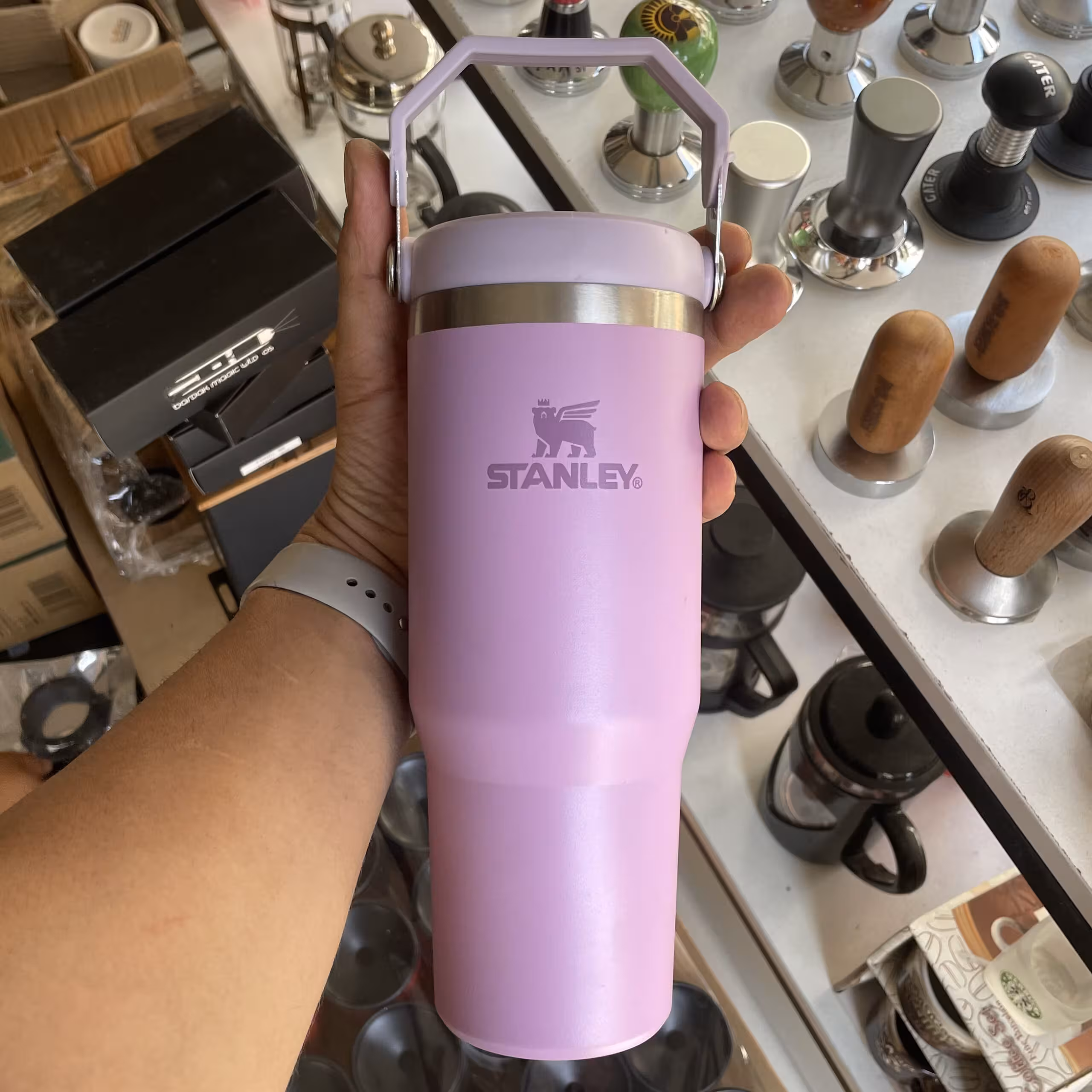 ماگ استنلی مدل IceFlow Flip Tumbler – رنگ بنفش یاسی | ظرفیت 0.88 لیتر اورجینال