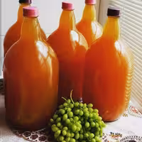 آبغوره صد در صد طبیعی و خالص آبغوره بسیار خوش طعم