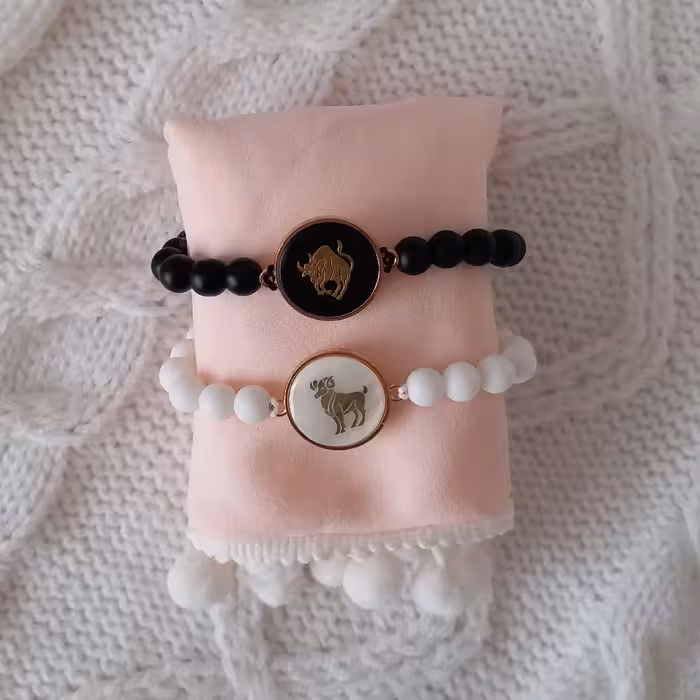 دستبند مدل ماه تولد فروردین و اردیبهشت F11 مجموعه 2 عددی