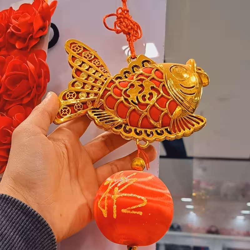 آویز ماهی بهمراه گوی کریستال اویز فانوس چینی اویز ماهی طلاییی اویز نمادهای ژاپنی اویز نماد ژاپنی بادزنگ ماهی قرمز چینی