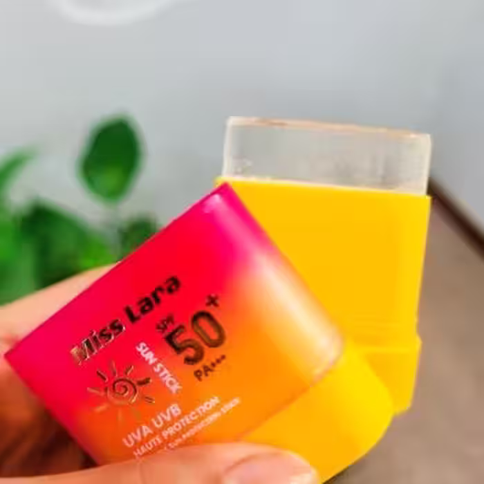 کرم ضد آفتاب استیکی بی رنگ ژله ای میس لارا