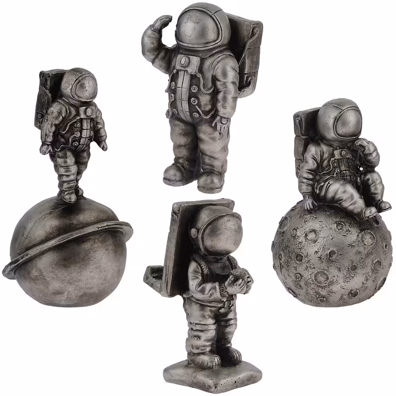 مجسمه فضانورد نقره ای 4 عددی