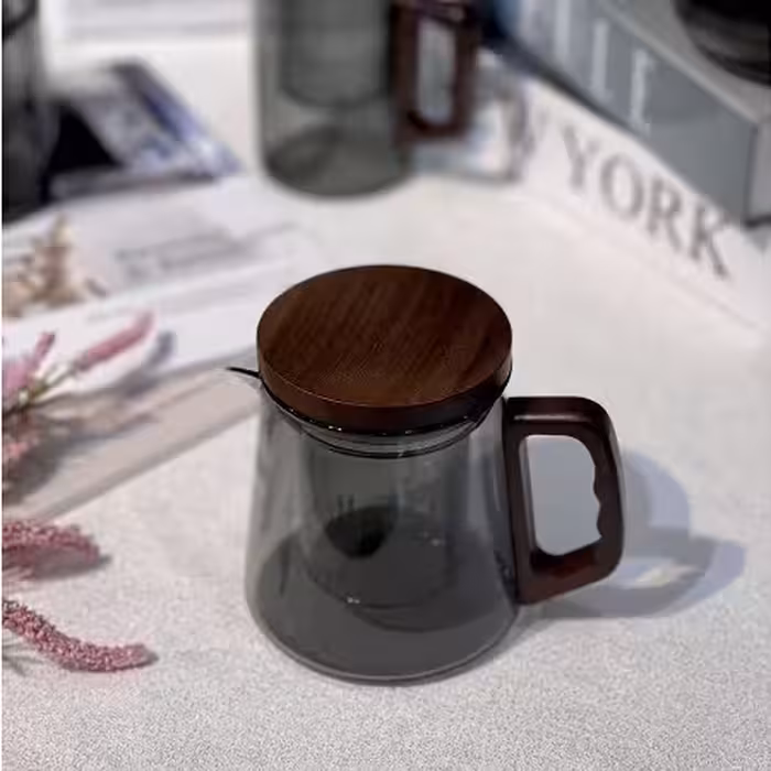 قوری دمنوش پیرکسی دودی رنگ دسته چوبی ارس لند شاپ