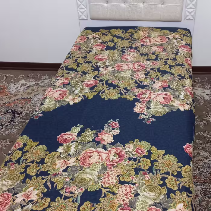 ملحفه کشدار بهمراه یک روکش بالش طرح طلاکوب