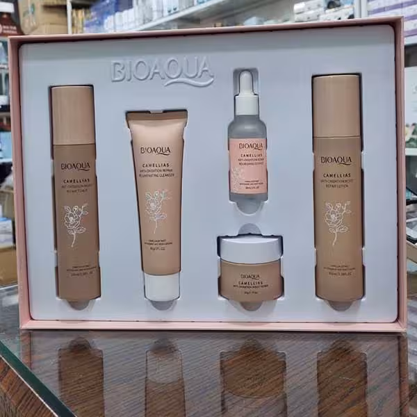 ست روتین پوستی مرطوب کننده و آنتی اکسیدان کاملیا بیوآکوا BIOAQUA