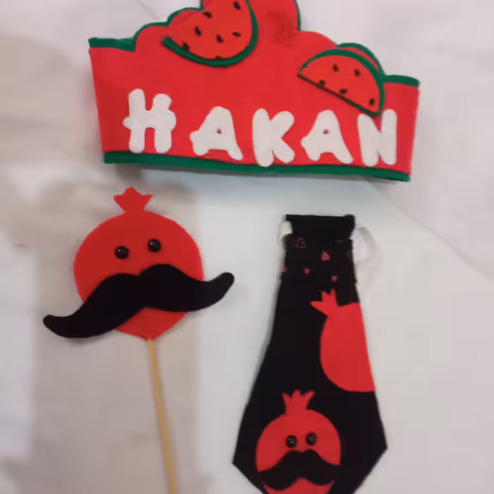 تاج و کراوات و گیفت یلدایی